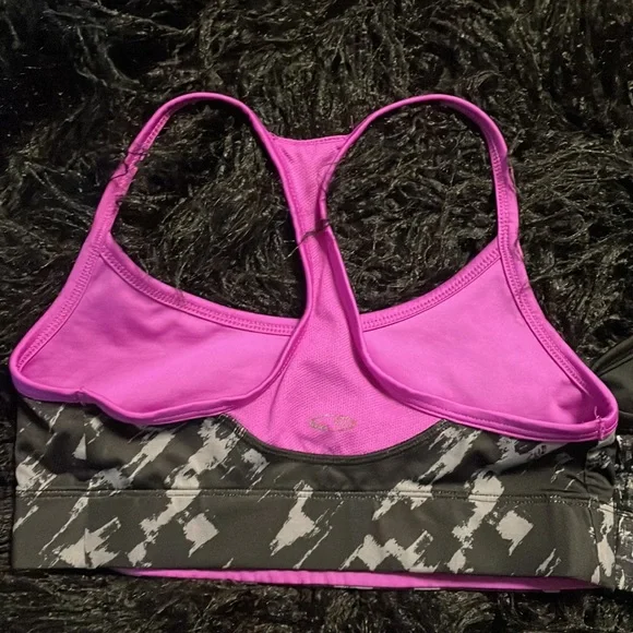Reversible sports bra bundle size XS - Picture 3 of 7